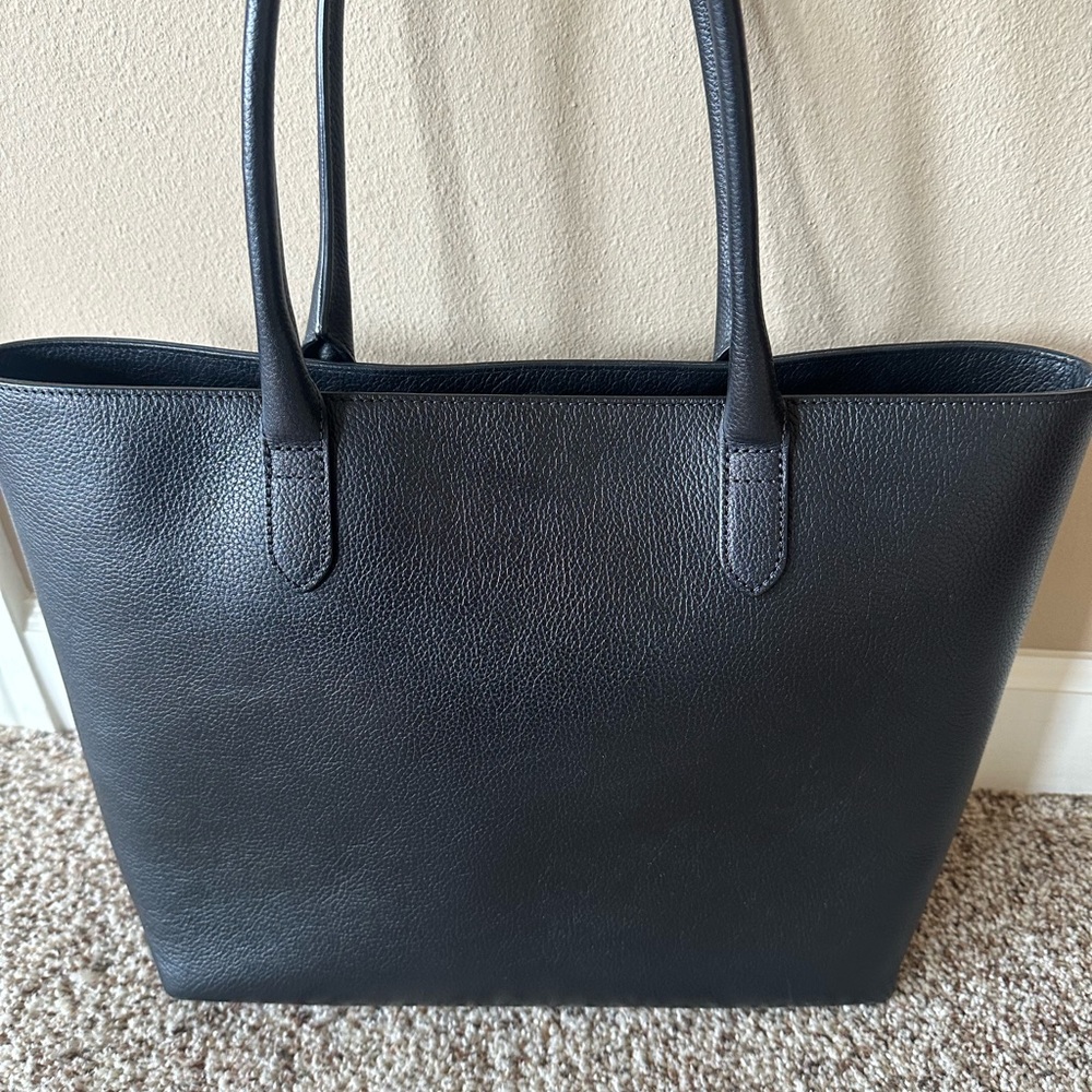 Linjer The Soft Tote Black